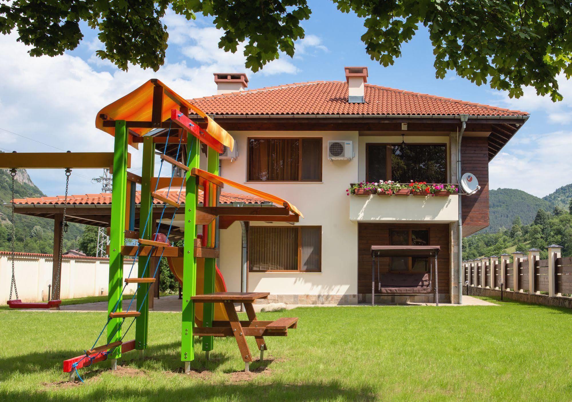 Guest House Vitora Ribaritsa Exterior photo
